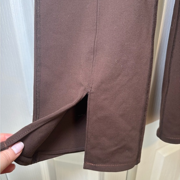 Aritzia TNA - High-Waisted Brown Flare Pants in Size S - Picture 8 of 8